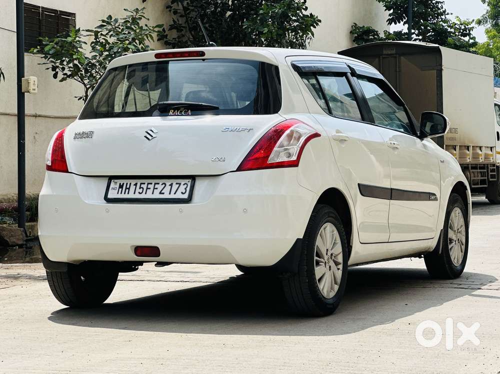 Maruti Suzuki Swift Vxi Optional, 2016, Petrol