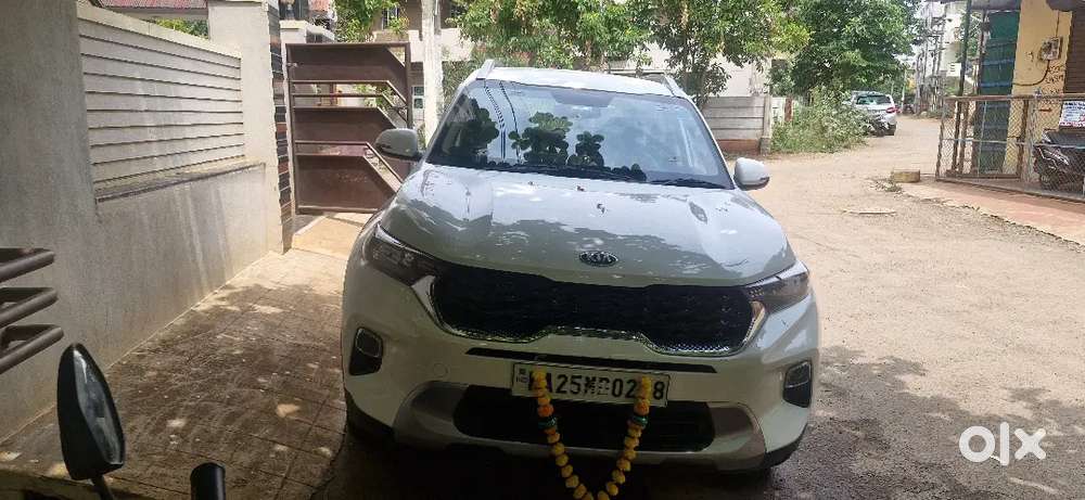 Kia Sonet White Fully Automatic