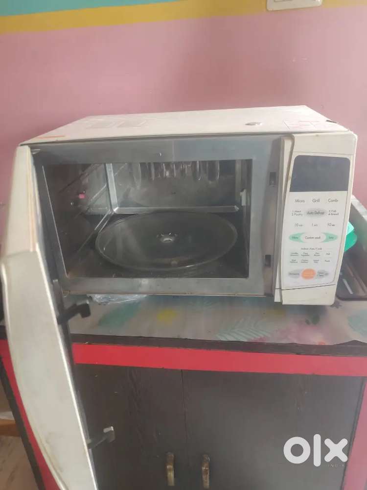 Microwave Oven