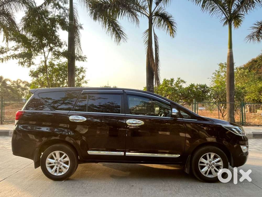 Toyota Innova Crysta 2.8 Zx At 7 Seater, 2017, Diesel