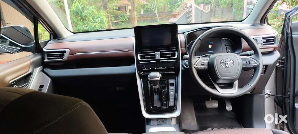 Toyota Innova Hycross 2.0 Vx Hybrid 7 Str, 2023, Petrol