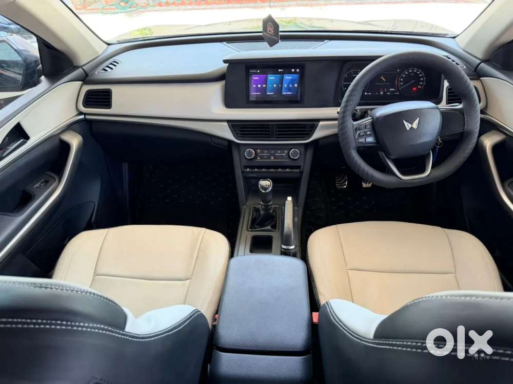 Mahindra Xuv700 2.2 Mx Diesel Mt 5 Str, 2022, Diesel