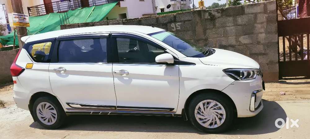 2022 Maruti Ertiga Vxi Cng 2nd Owner Car And 4 Tyer Brand New
