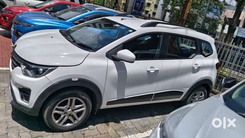 Renault Triber Rxz, 2021, Petrol