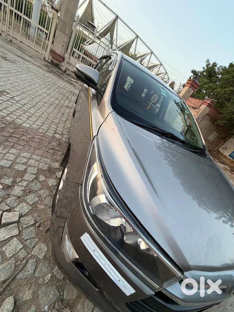 Toyota Innova Crysta 2.4 G Mt, 2017, Diesel