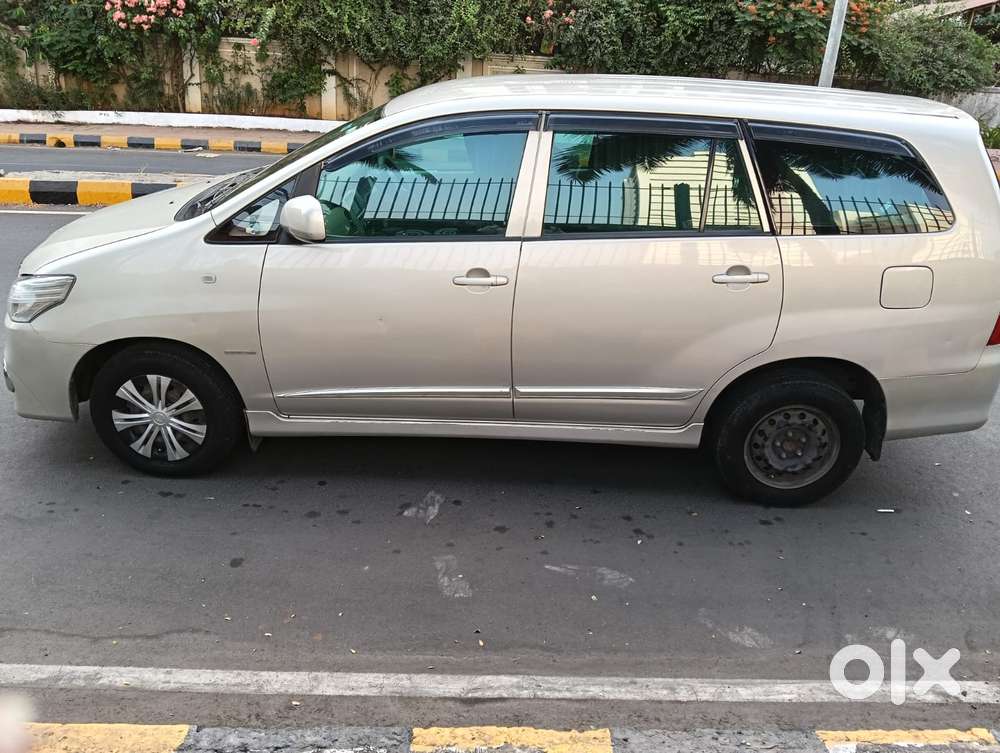 Toyota Innova 2.5 G (diesel) 8 Seater Bs Iv, 2014, Diesel