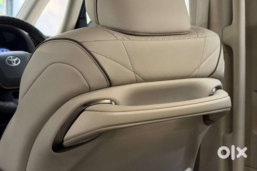 Toyota Vellfire 2.5 Executive Lounge, 2025, Petrol