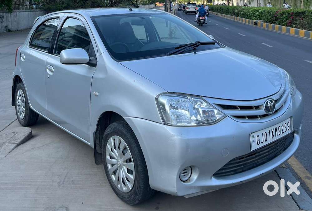 Toyota Etios Liva 2011-2012 G, 2011, Petrol