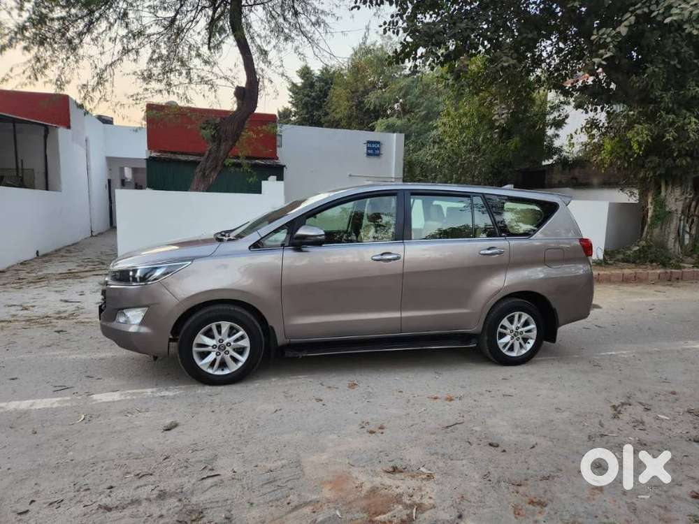 Toyota Innova Crysta 2.4 Vx Mt, 2020