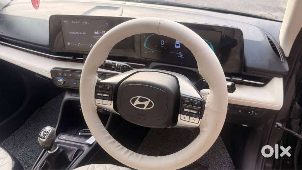 Hyundai Verna 1.5 Mpi Mt Sx (o), 2023, Petrol
