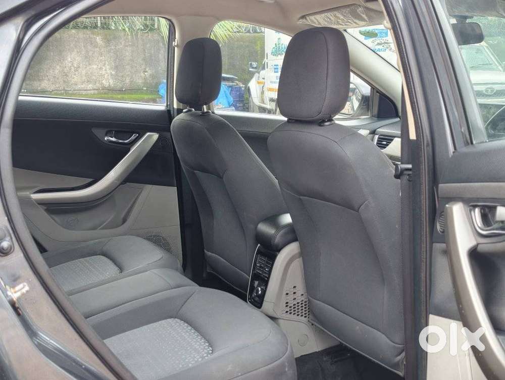Tata Nexon 1.2 Revotron Xza Plus, 2018, Petrol