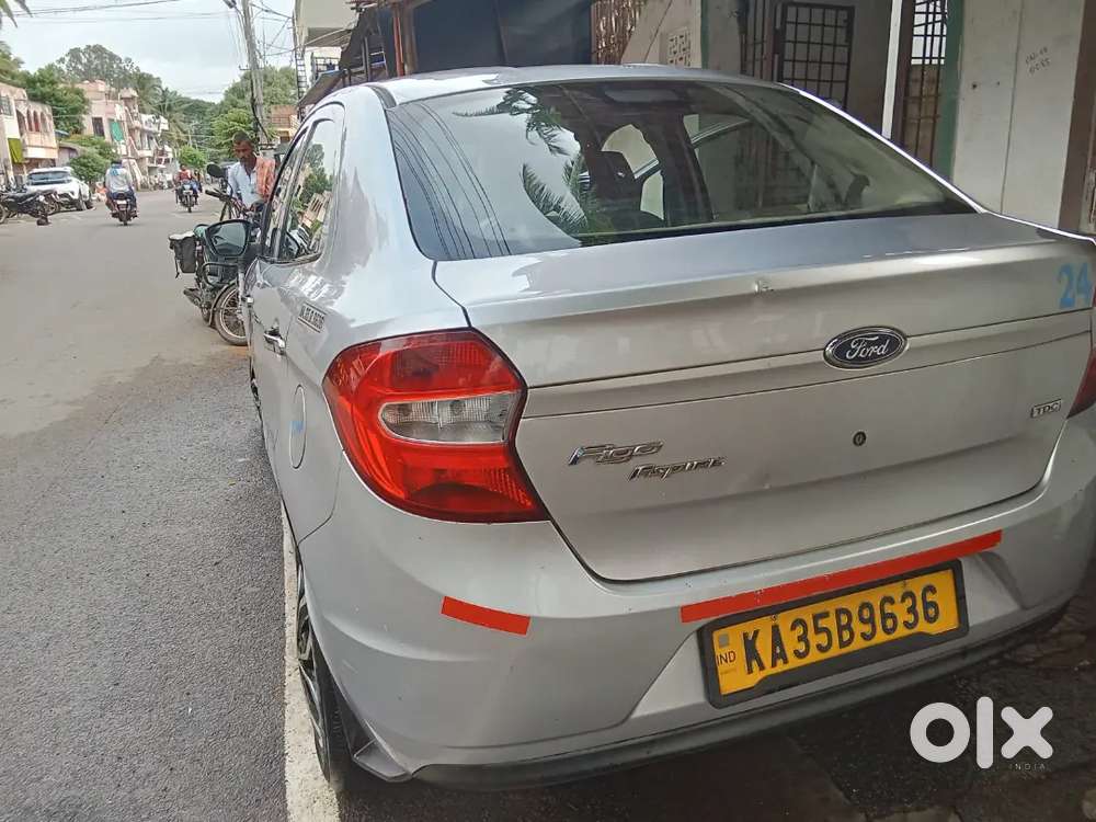 Ford Aspire Titanium Blu 2017