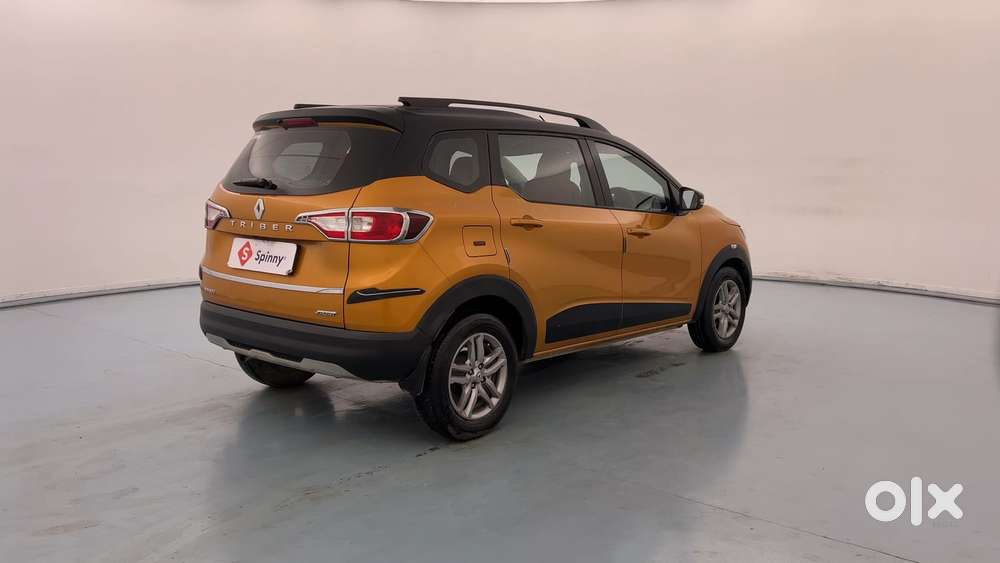 Renault Triber Rxz, 2022, Petrol