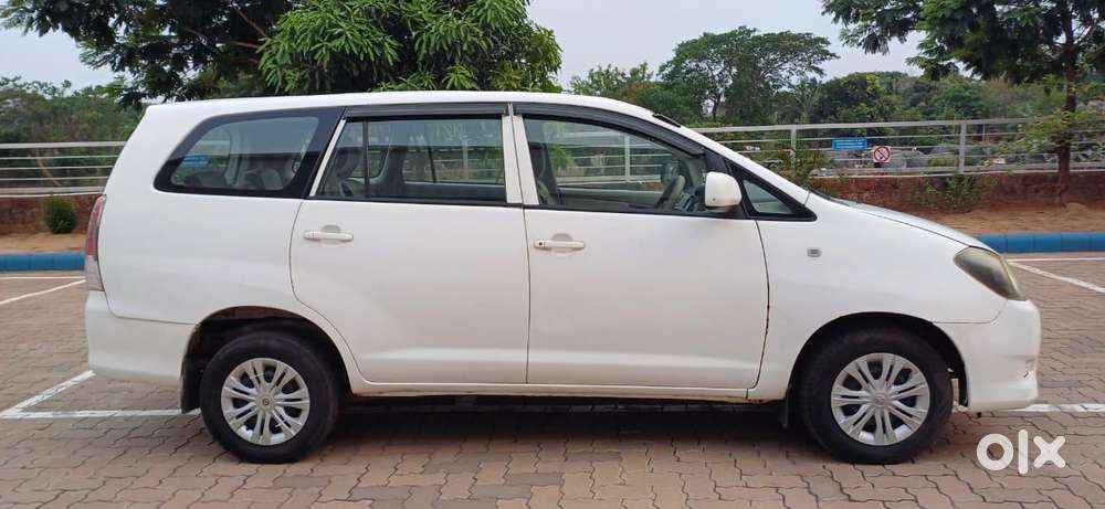 Toyota Innova 2.5 G (diesel) 8 Seater, 2011, Diesel