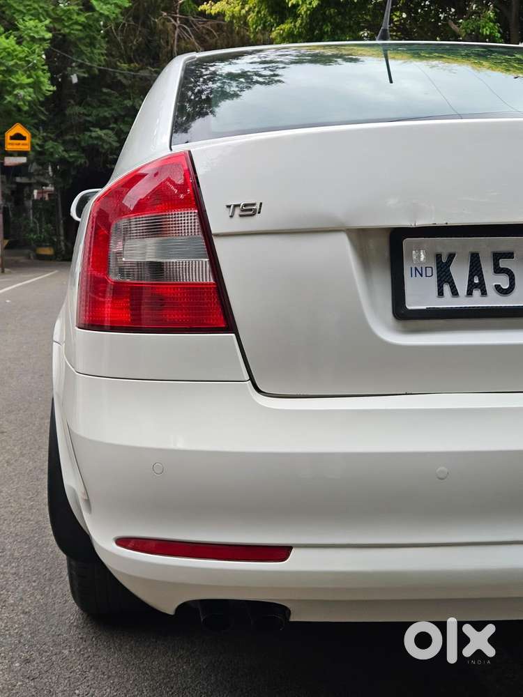 Skoda Laura 1.8 Tsi Ambiente, 2012, Petrol