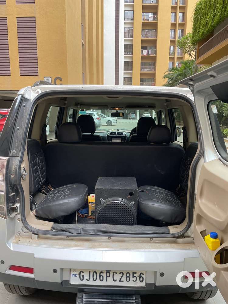 Mahindra Tuv 300 2020 Dual Tone