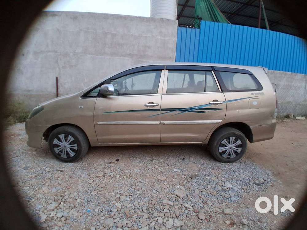 Toyota Innova 2.5 G (diesel) 8 Seater, 2005, Diesel