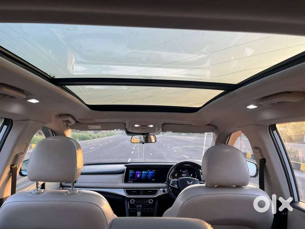 Mahindra Xuv700 2.2 Ax 7 Diesel At Luxury Pack Str, 2023, Diesel