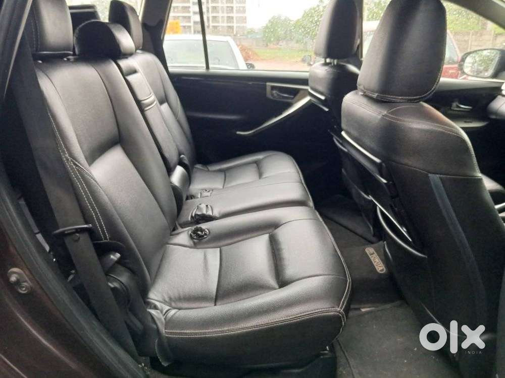 Toyota Innova Crysta 2.4 V, 2016, Diesel