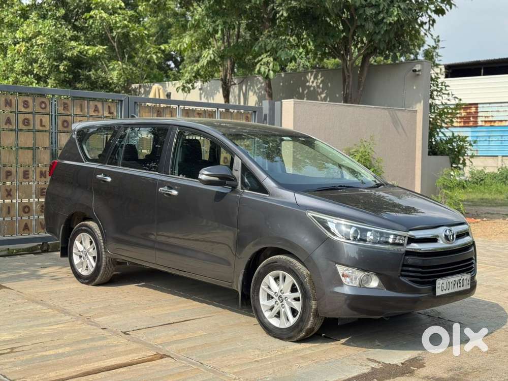 Toyota Innova Crysta 2.4 V, 2016, Petrol