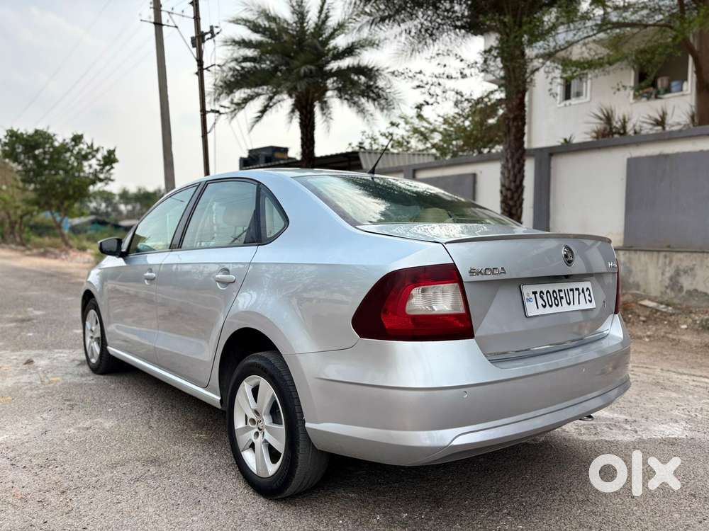 Skoda Rapid 1.5 Tdi Style/1.5 At Style, 2017, Diesel