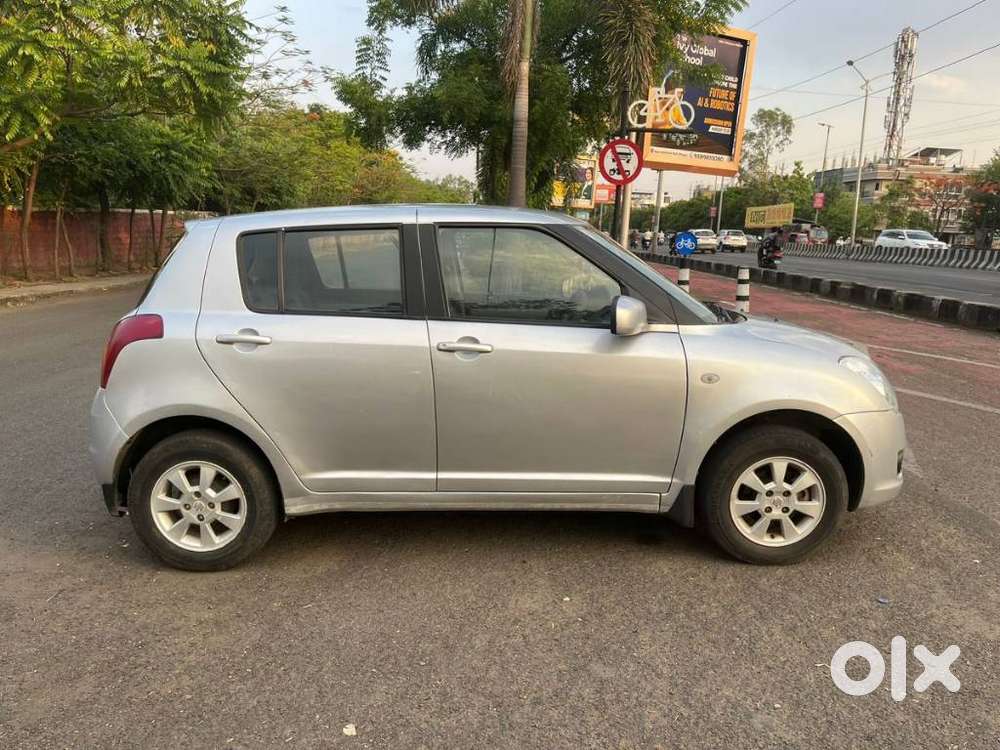 Maruti Suzuki Swift Vvt Zxi, 2006, Petrol