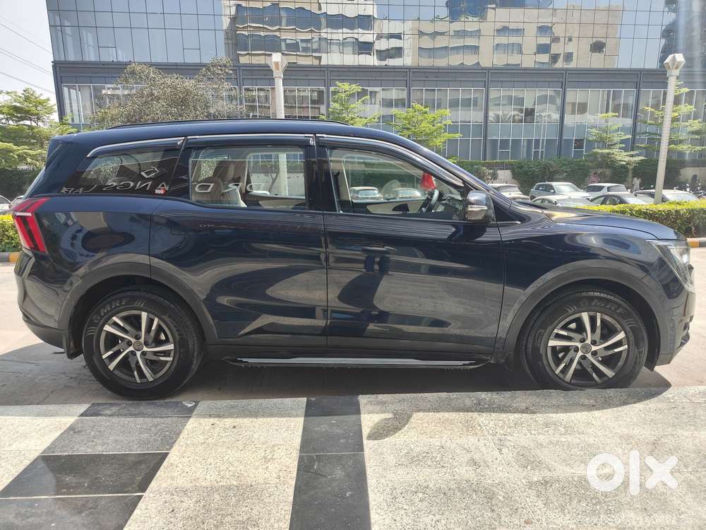 Mahindra Xuv700 2.0 Ax 5 Petrol Mt 7 Str, 2023, Petrol