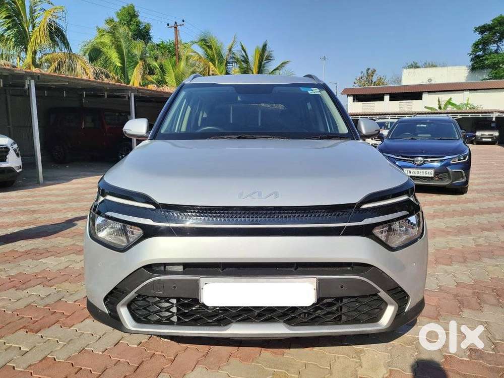 Kia Carens, 2023, Petrol