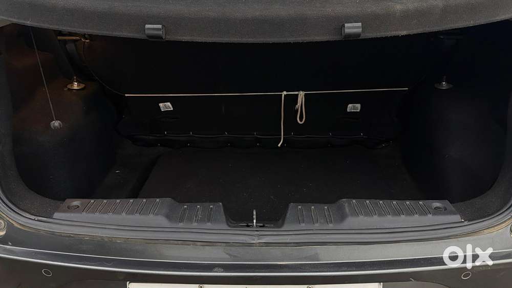 Tata Altroz 1.2 Xt, 2022, Petrol