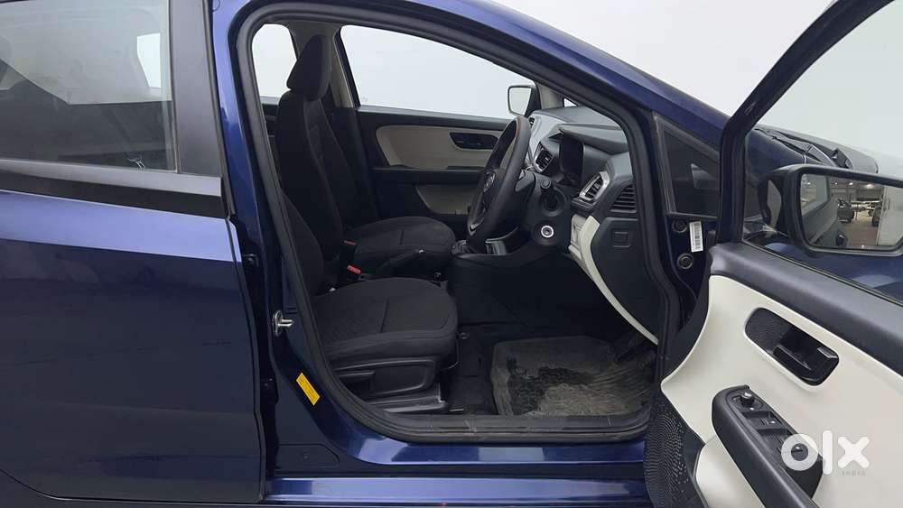 Tata Altroz 1.2 Xm, 2023, Petrol
