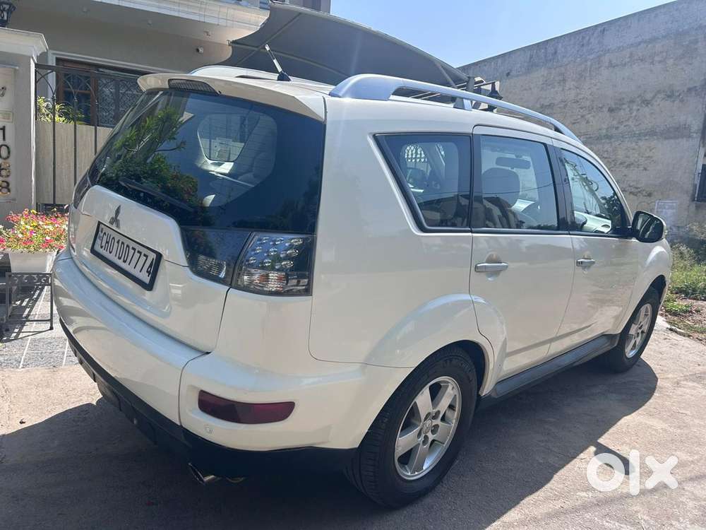 Mitsubishi Outlander Petrol 2011