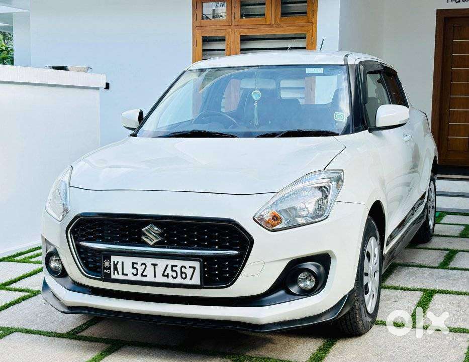 Maruti Suzuki Swift Vxi + Manual, 2023, Petrol