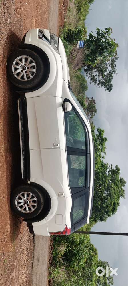 Mahindra Xuv500 Petrol 2015