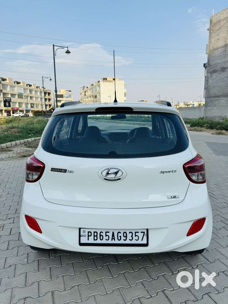 Hyundai Grand I10 Sportz, 2016, Petrol