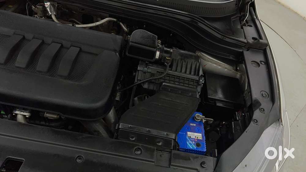 Mahindra Xuv700 2.2 Ax 5 Diesel At Str, 2022, Diesel