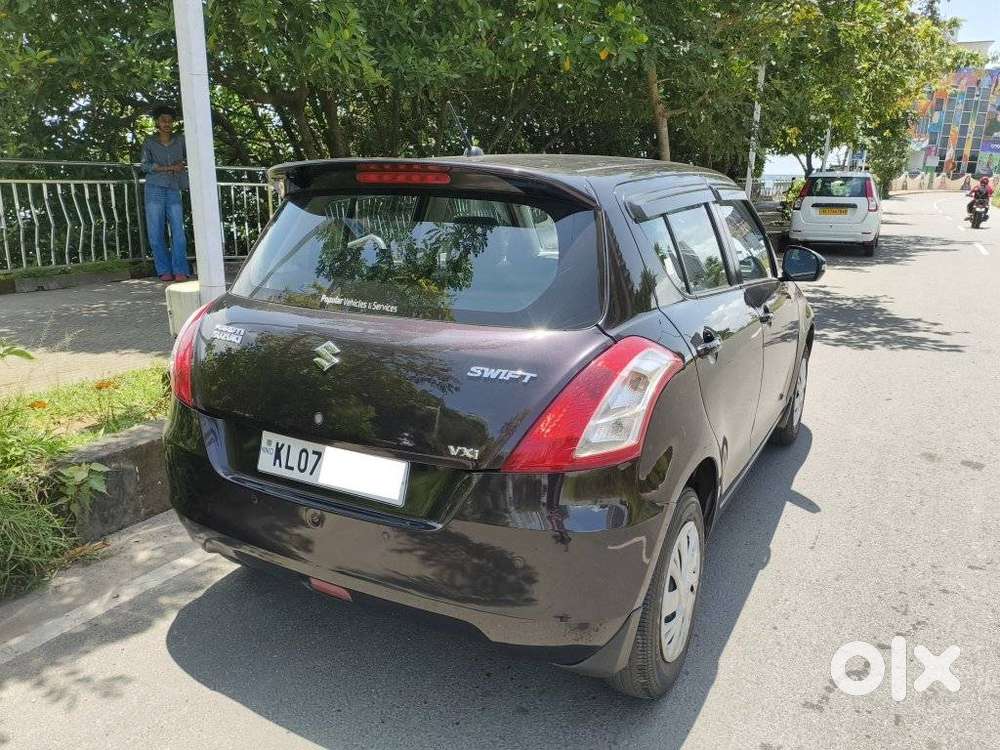 Maruti Suzuki Swift Vxi Optional, 2016, Petrol