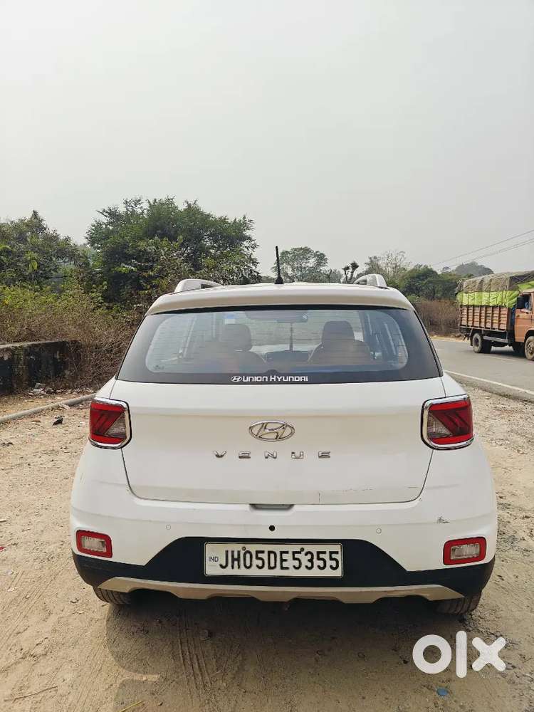 Hyundai New Venue 2022 Petrol Well Maintained