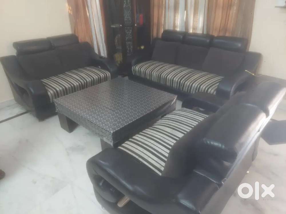 sofa 5 seater bki ap photo m jo vhi h same