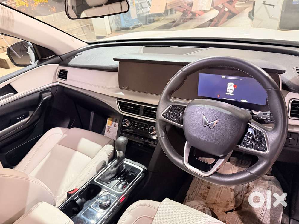 Mahindra Xuv700 Ax7 Luxury Pack Awd, 2023, Diesel