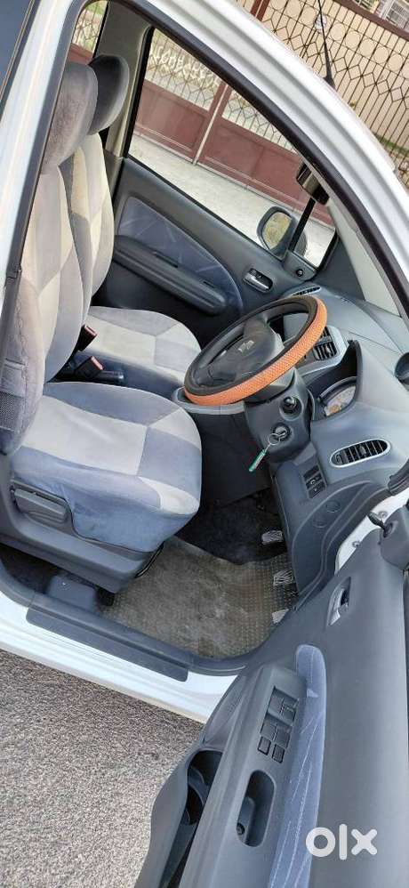 Maruti Suzuki Ritz Vxi, 2010, Petrol