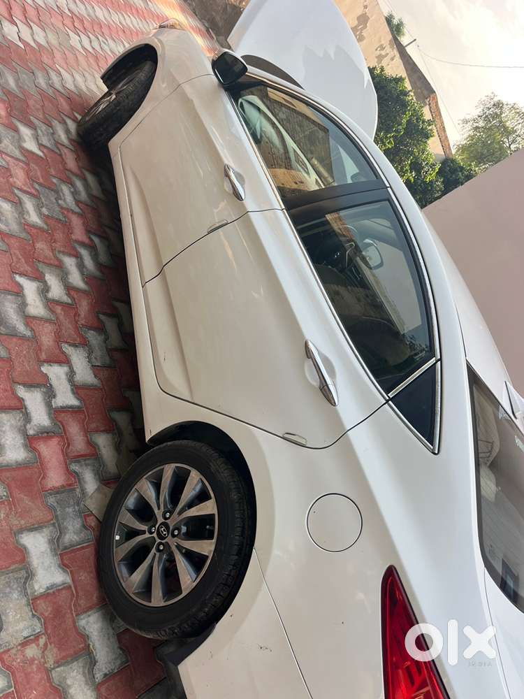 Hyundai Fluidic Verna 2016