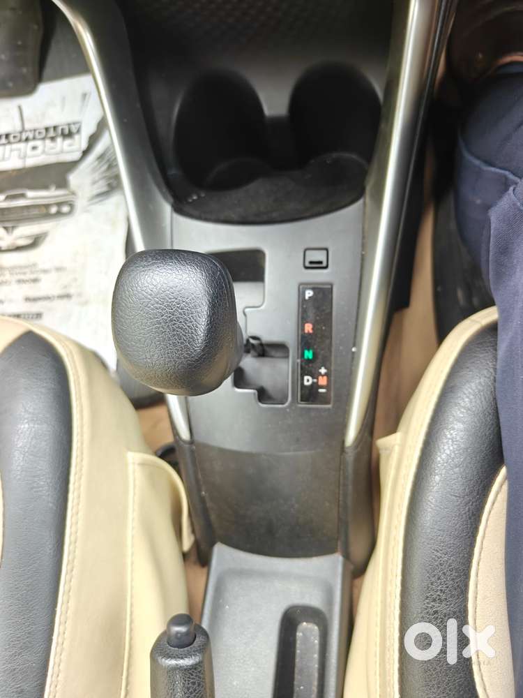 Toyota Yaris J Cvt, 2019, Petrol