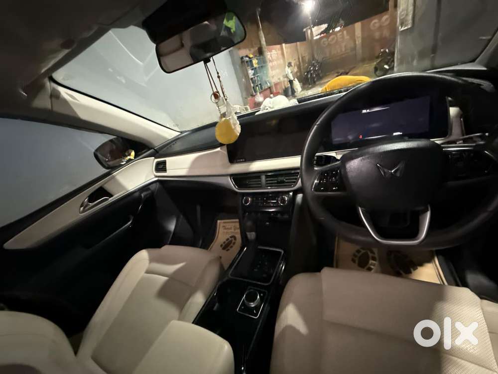 Mahindra Xuv700 2.2 Ax 7 Diesel At Luxury Pack Str, 2024, Diesel