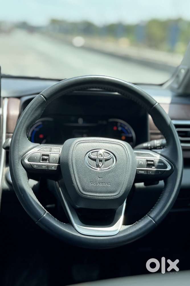 Toyota Innova Hycross 2.0 Zx Hybrid 7 Str, 2024, Cng & Hybrids