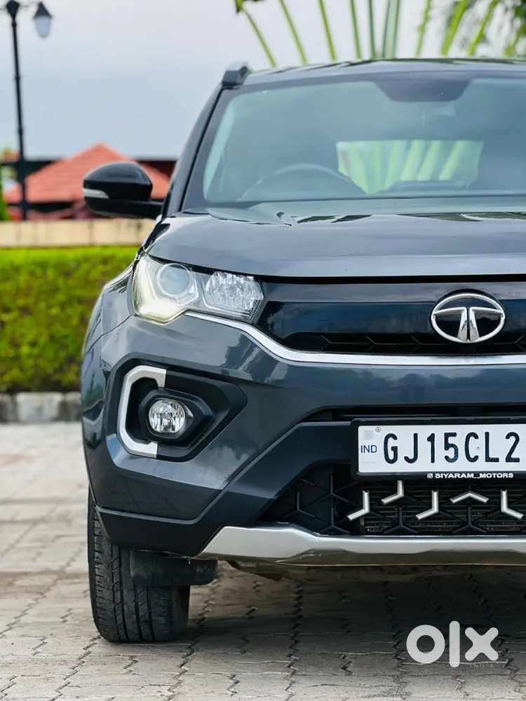 Tata Nexon Topmodel  Xza+sunroof