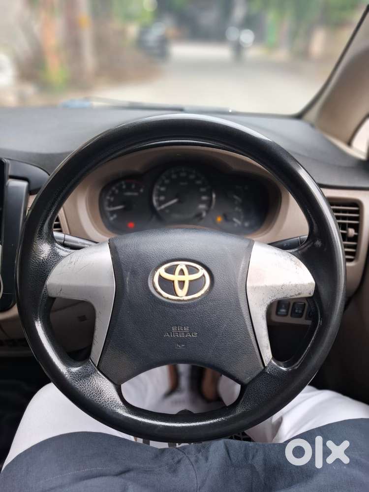 Toyota Innova 2.5 G (diesel) 8 Seater, 2015, Diesel