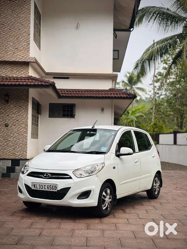 Hyundai I10 2011 Cng & Petrol Well Maintained