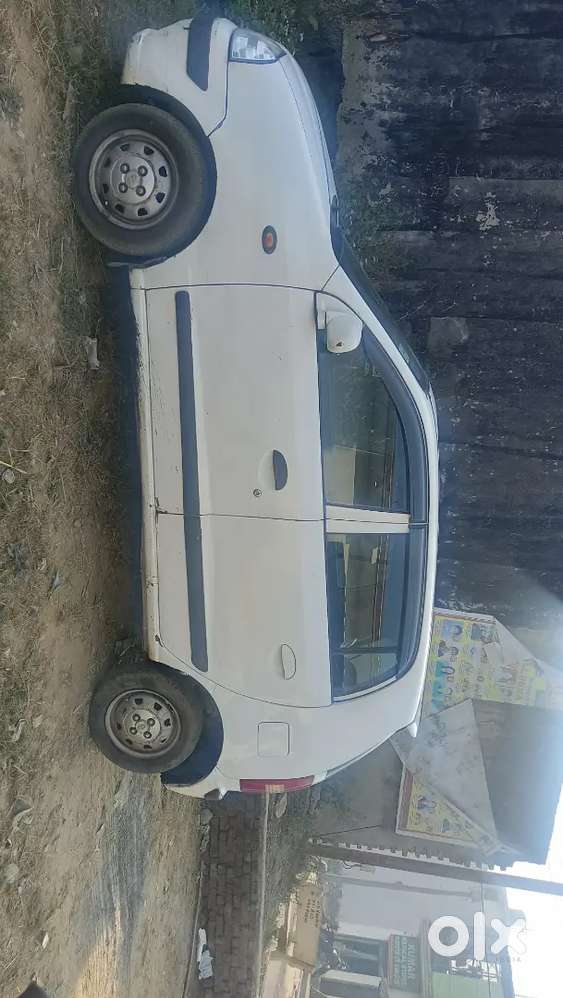 Gadi Ekadam Badhiya Okay Condition Ac Chalu Power Window Chalu