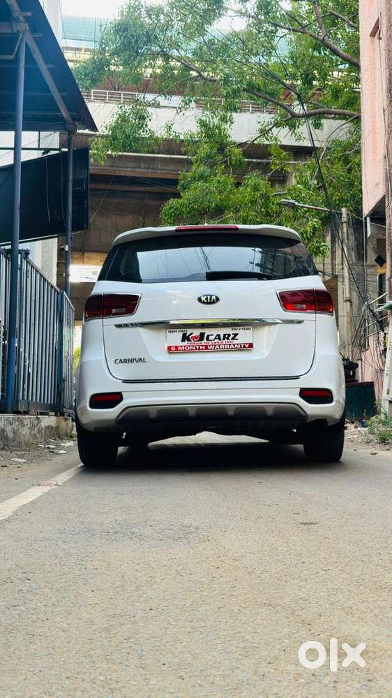 Kia Carnival Premium, 2022, Diesel