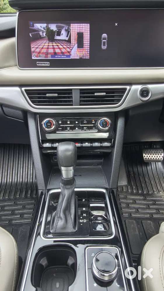 Mahindra Xuv700. All Wheel Drive.
